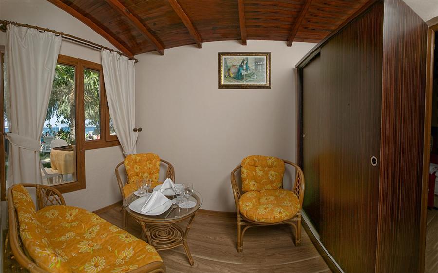 Palm Motel Beach Club Urla Zewnętrze zdjęcie